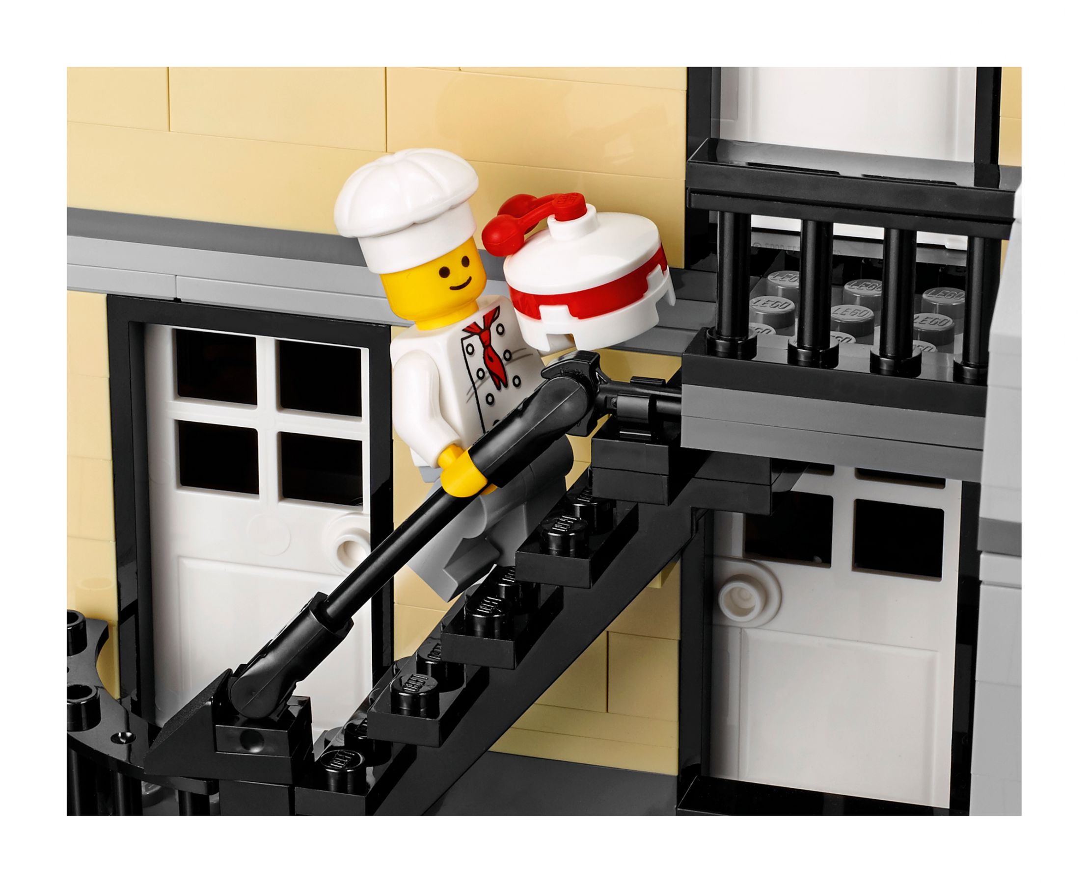 LEGO Creator Expert 10255 Place de l'Assemblée / Vie en ville