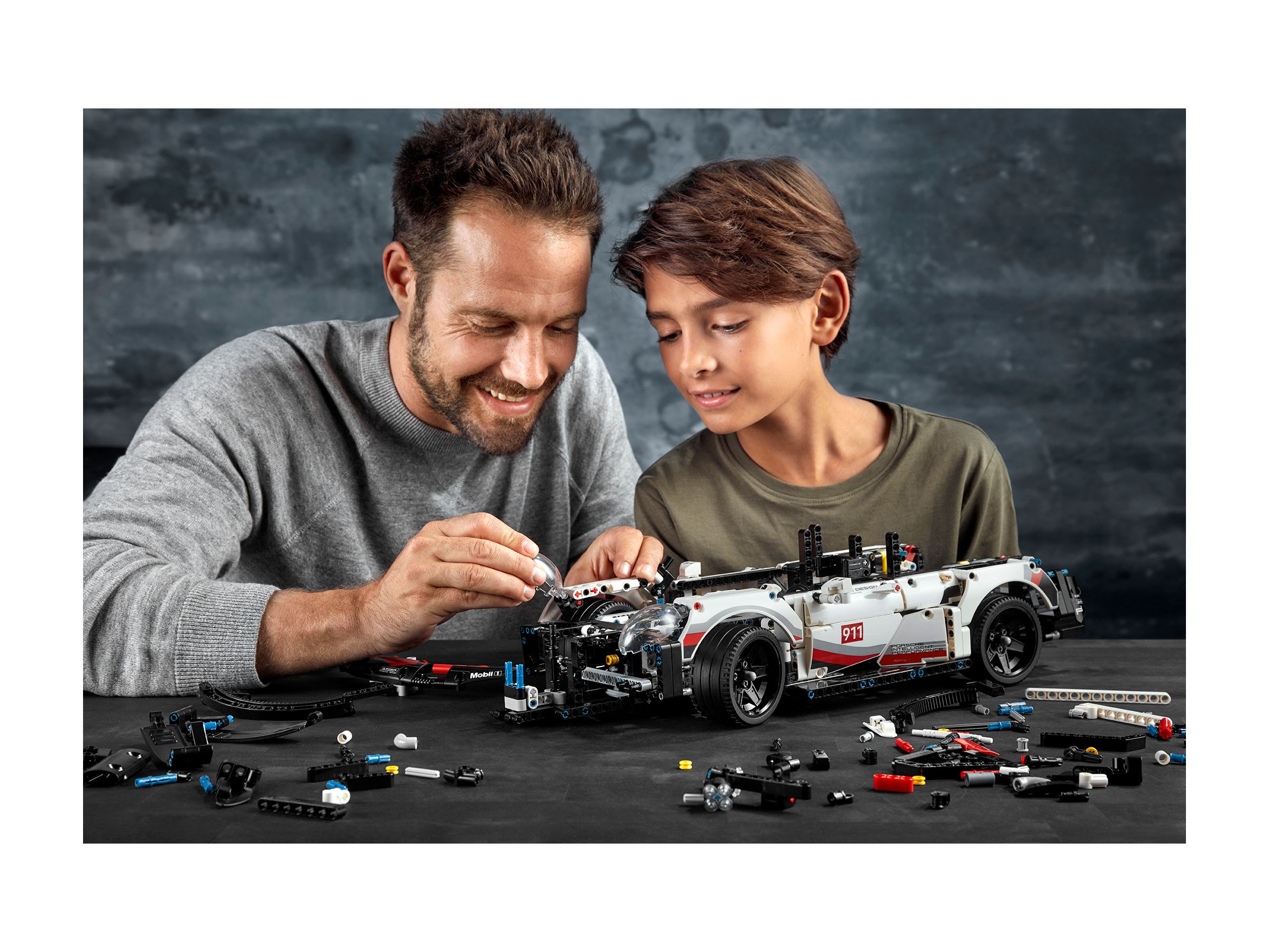 LEGO  Technic 42096 Porsche 911 RSR